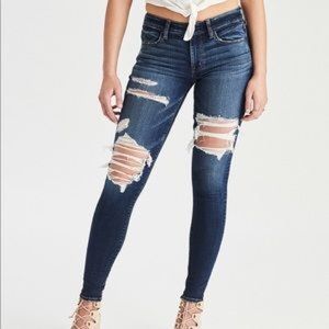 American Eagle distressed skinny jeans/jeggings 00